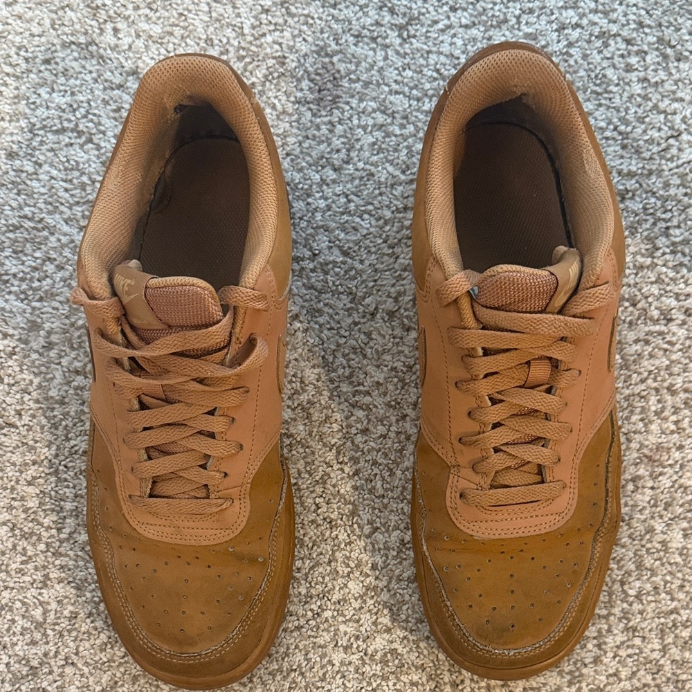 Nike Men's Low-Top Sneakers in Tan/Brown
